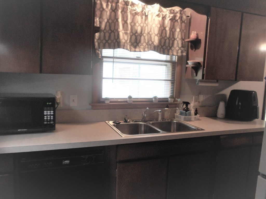 191 West Allen Ridge Road Springfield, MA 01118 - Photo 9 of 30