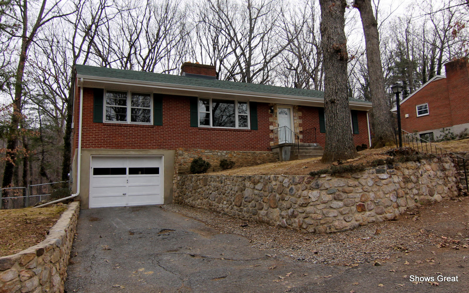 3420 Wedgewood Road Southwest Roanoke, VA 24018 - Photo 2 of 34 IMG_7870