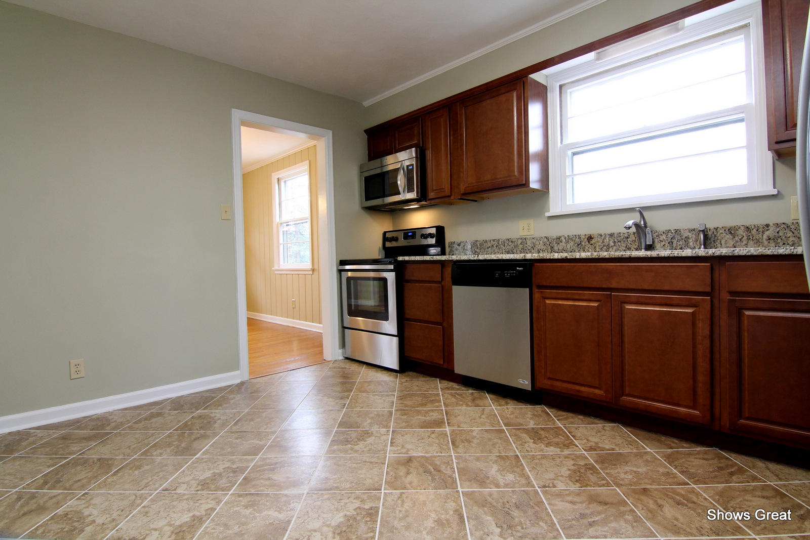 3420 Wedgewood Road Southwest Roanoke, VA 24018 - Photo 11 of 34 IMG_7839