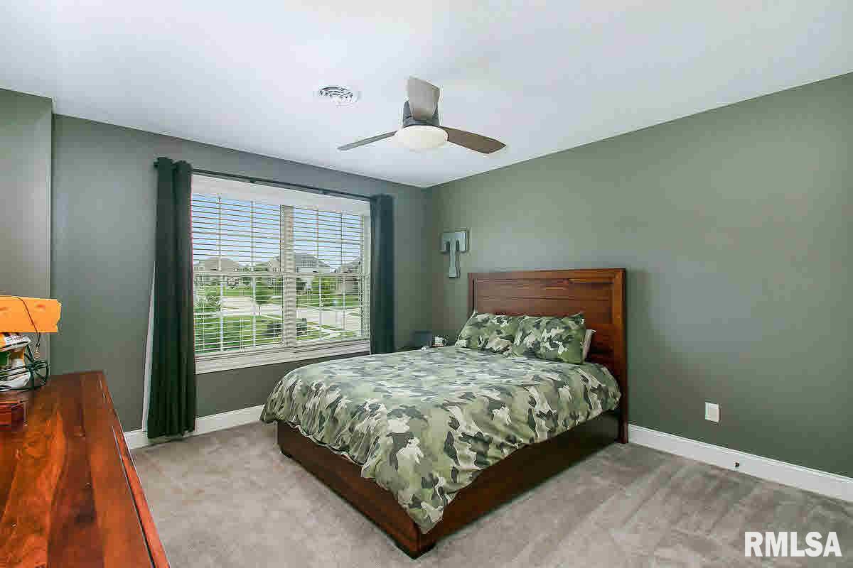 6352 Cardinal Road Bettendorf, IA 52722 - Photo 18 of 24 Gallery Image 18