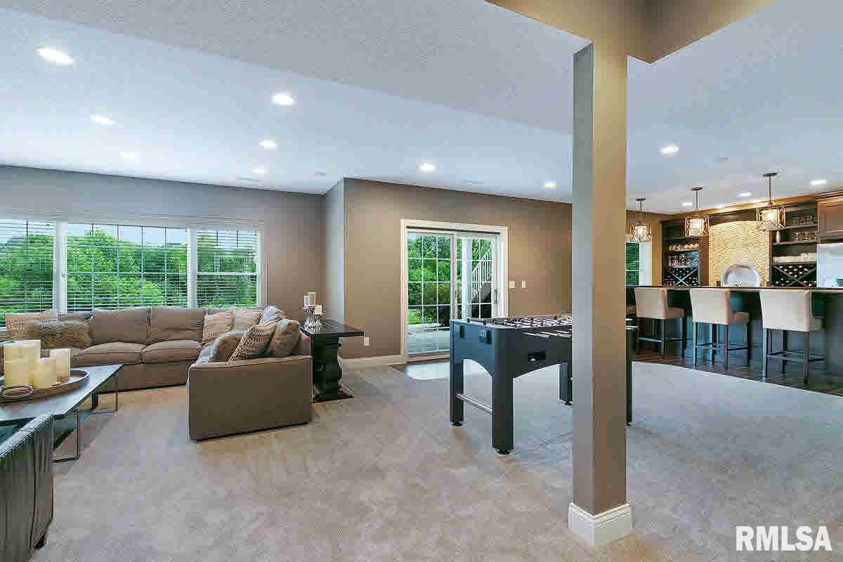 6352 Cardinal Road Bettendorf, IA 52722 - Photo 22 of 24 Gallery Image 22