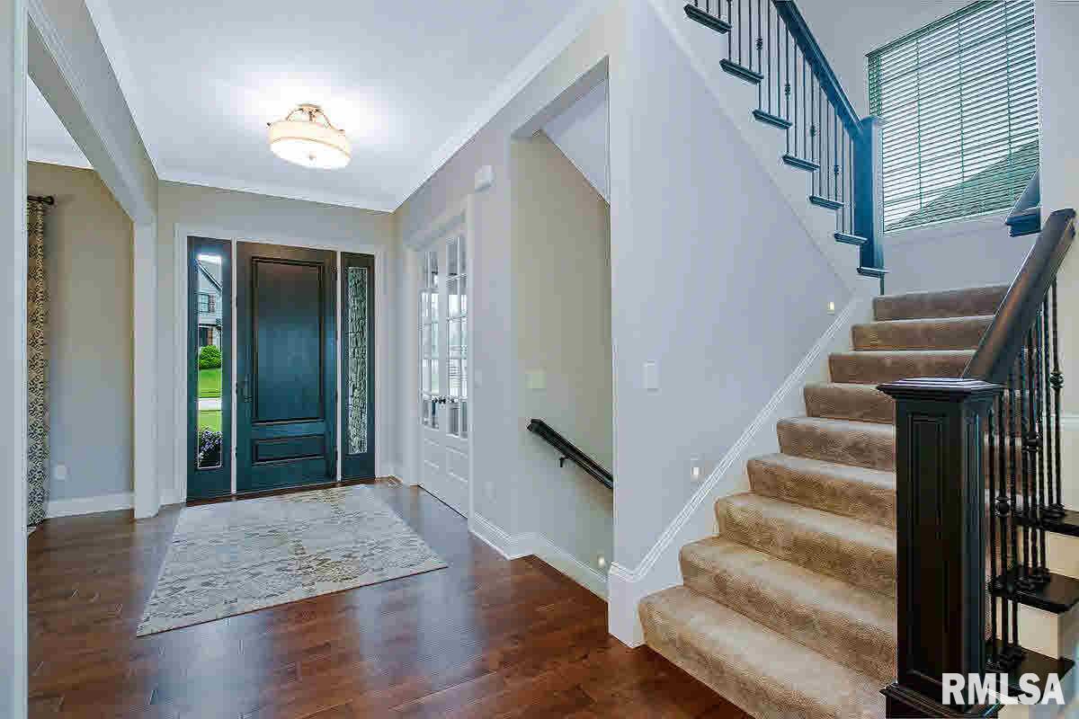 6352 Cardinal Road Bettendorf, IA 52722 - Photo 4 of 24 Gallery Image 4