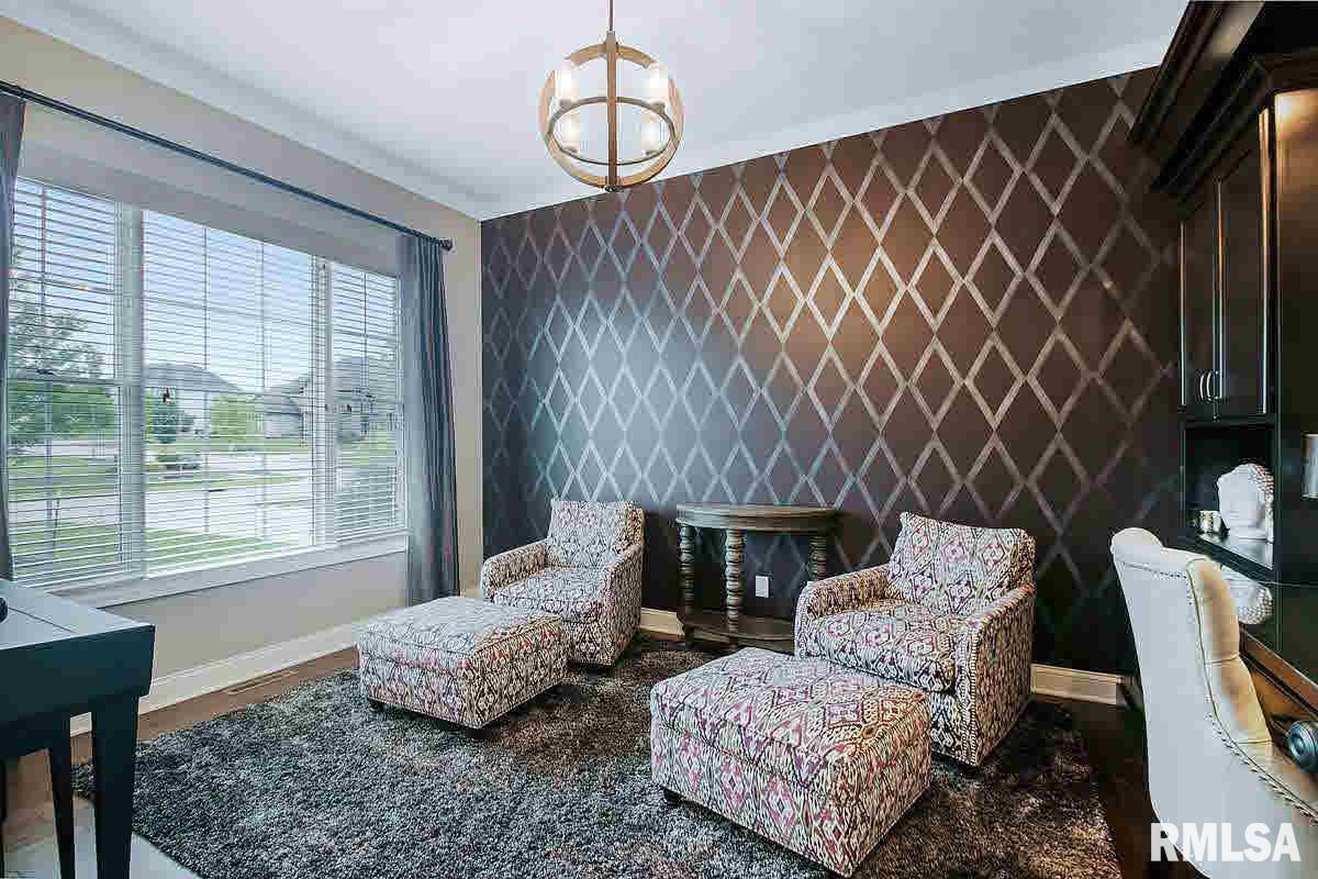 6352 Cardinal Road Bettendorf, IA 52722 - Photo 5 of 24 Gallery Image 5