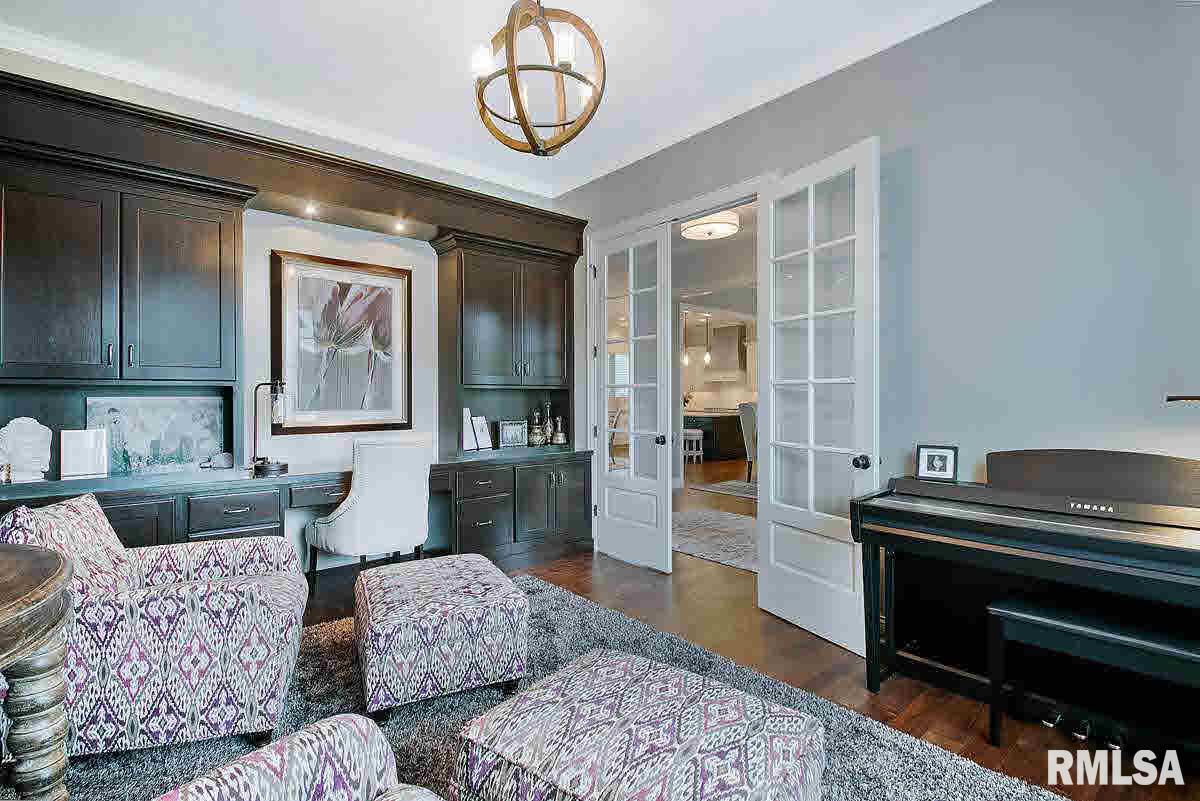 6352 Cardinal Road Bettendorf, IA 52722 - Photo 6 of 24 Gallery Image 6