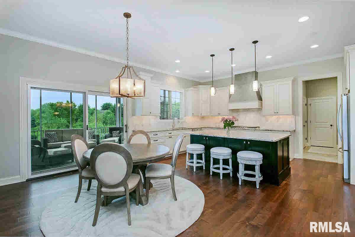 6352 Cardinal Road Bettendorf, IA 52722 - Photo 9 of 24 Gallery Image 9