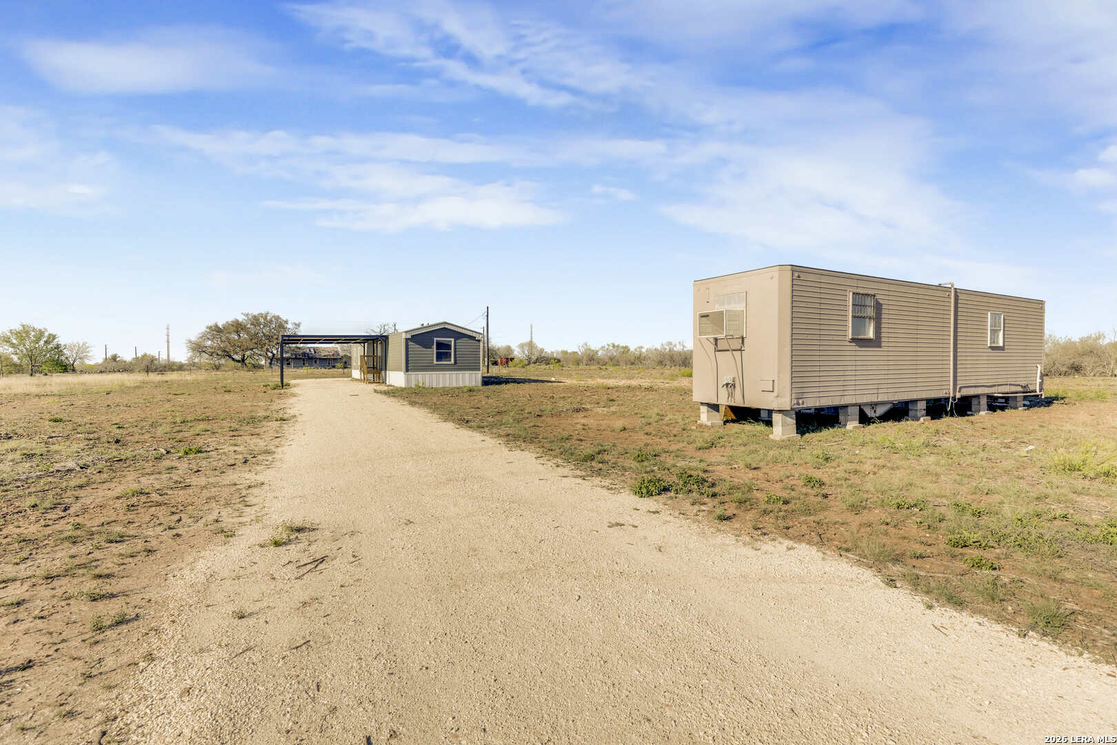 2811 Cr 467 Devine, TX 78016 - Photo 12 of 25