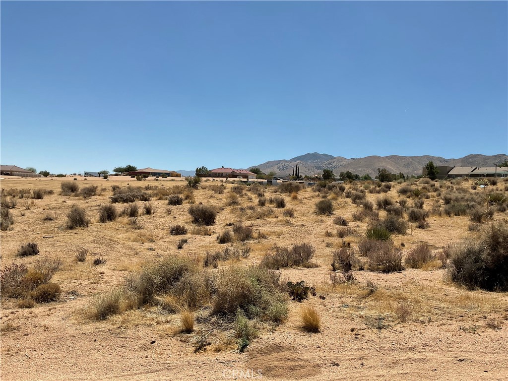 7 Ocotillo Way Apple Valley, CA 92308 - Photo 3 of 11 a view of a city