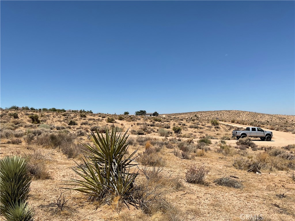 7 Ocotillo Way Apple Valley, CA 92308 - Photo 6 of 11 a view of a building