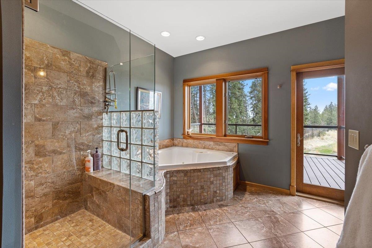 7627 South Meadows Road Spokane, WA 99223 - Photo 23 of 49