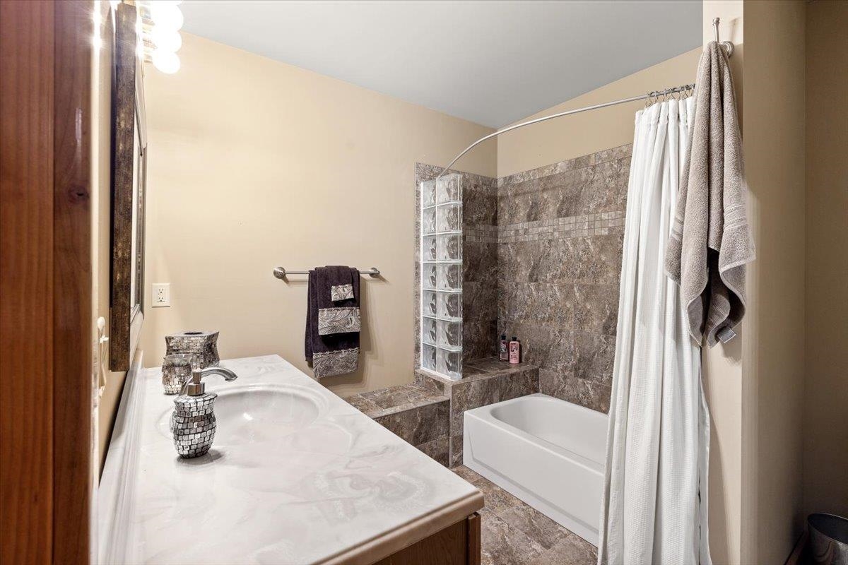 7627 South Meadows Road Spokane, WA 99223 - Photo 29 of 49