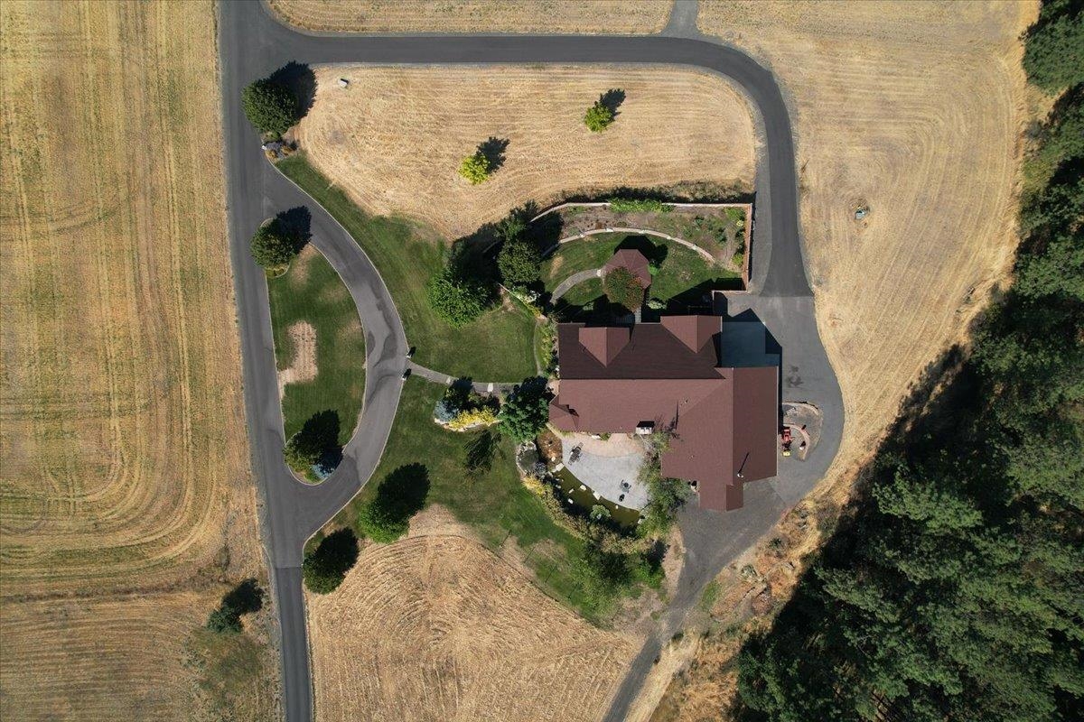 7627 South Meadows Road Spokane, WA 99223 - Photo 39 of 49