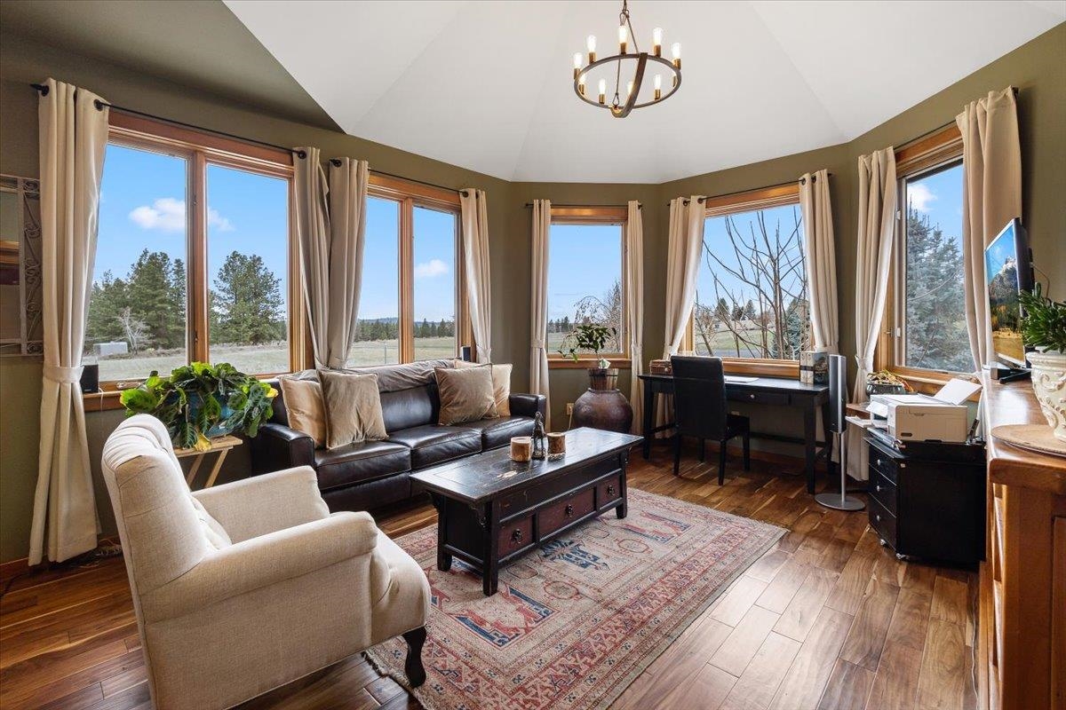 7627 South Meadows Road Spokane, WA 99223 - Photo 8 of 49