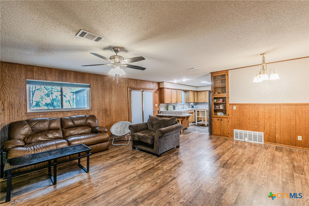 2411 Osage Road Gatesville, TX 76528 - Photo 6 of 29 Additional living space with ample natural light