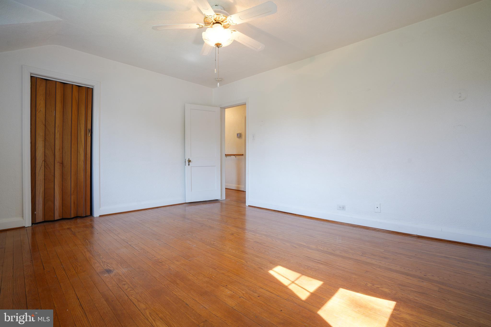 6339 Frederick Road Baltimore, MD 21228 - Photo 19 of 33 Primary bedroom