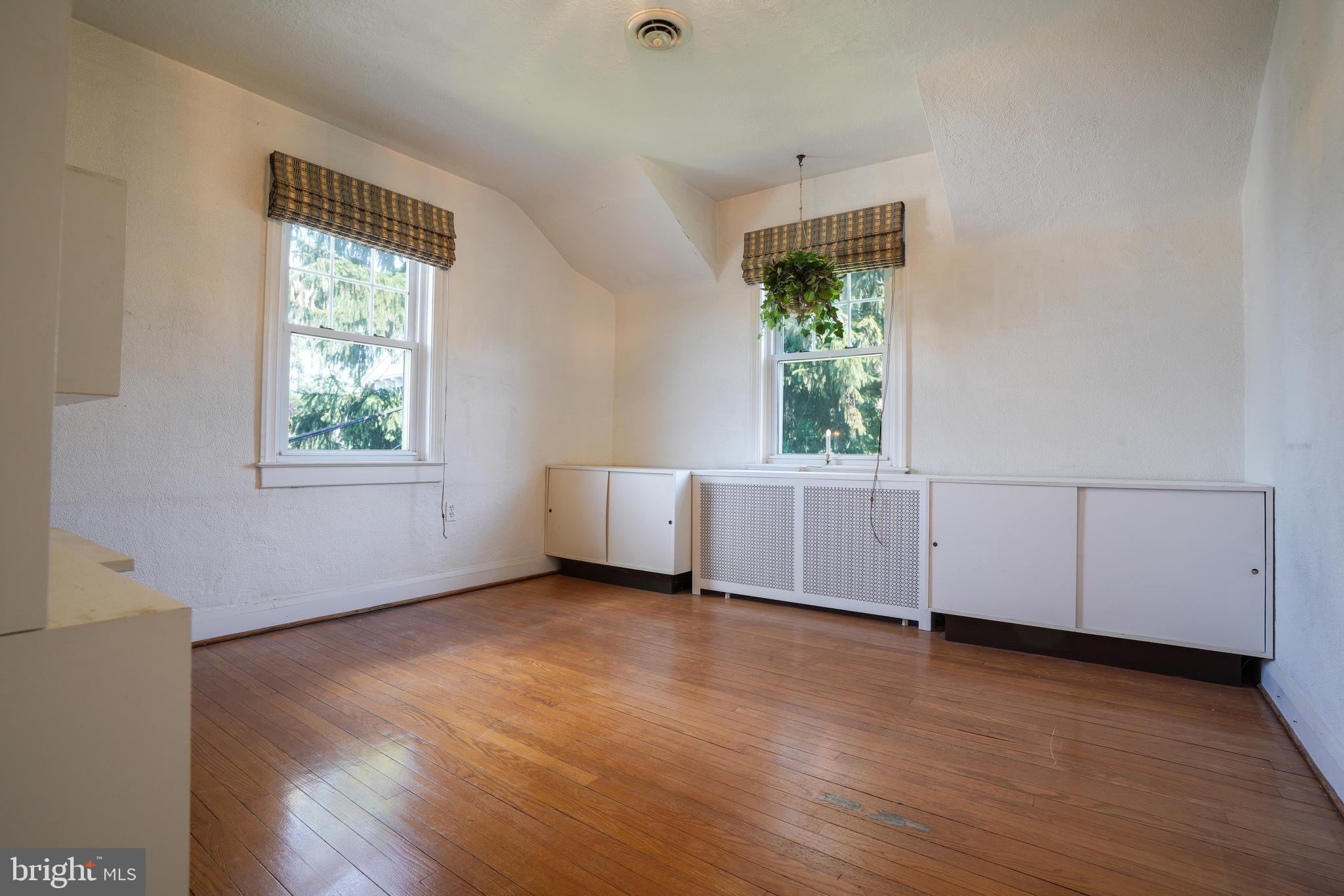 6339 Frederick Road Baltimore, MD 21228 - Photo 22 of 33 3rd bedroom with lots of storage