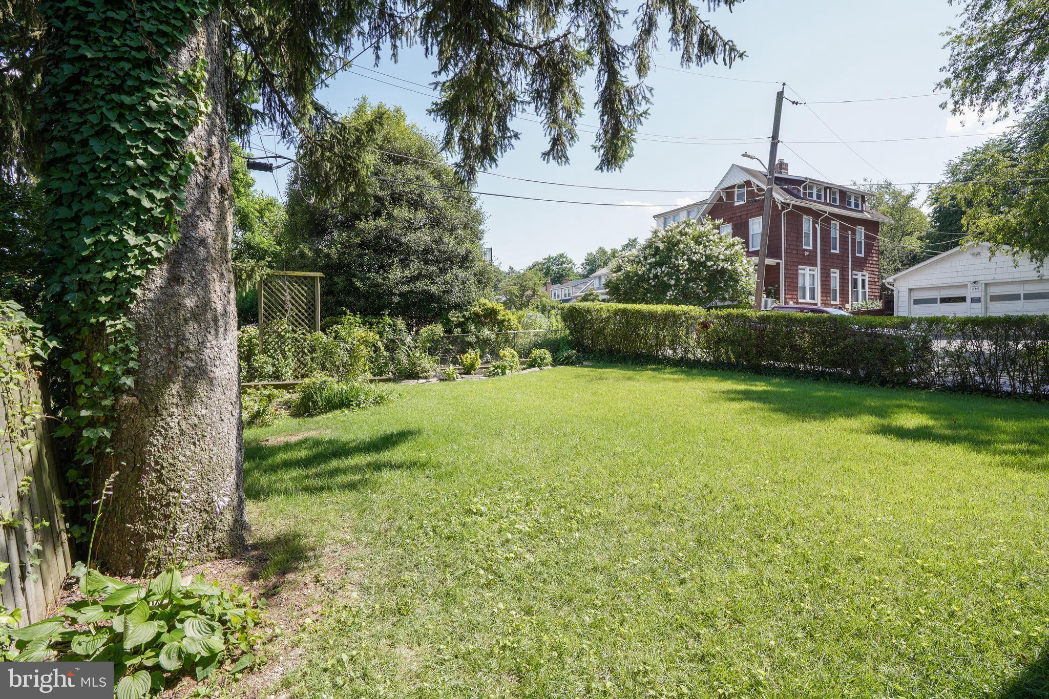6339 Frederick Road Baltimore, MD 21228 - Photo 31 of 33 Great level backyard for entertaining
