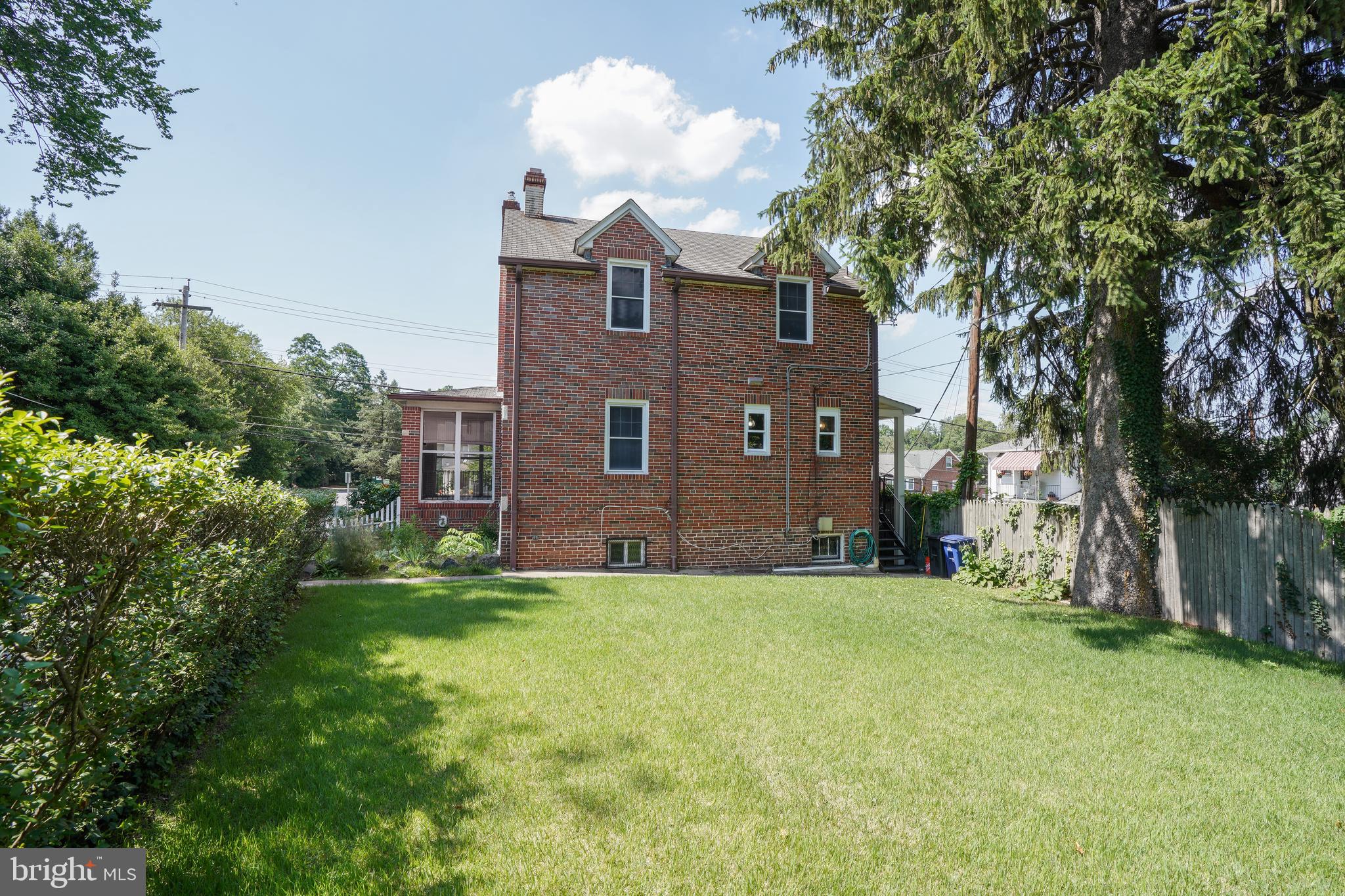 6339 Frederick Road Baltimore, MD 21228 - Photo 32 of 33 Walking distance to Paradise stores & restaurants