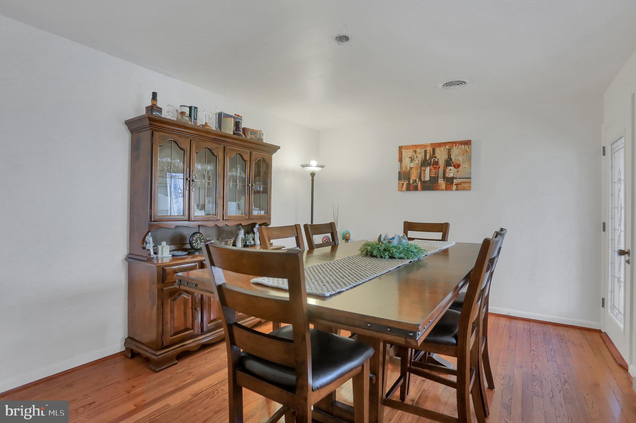 265 Mill Road Chambersburg, PA 17201 - Photo 16 of 36 Dining room