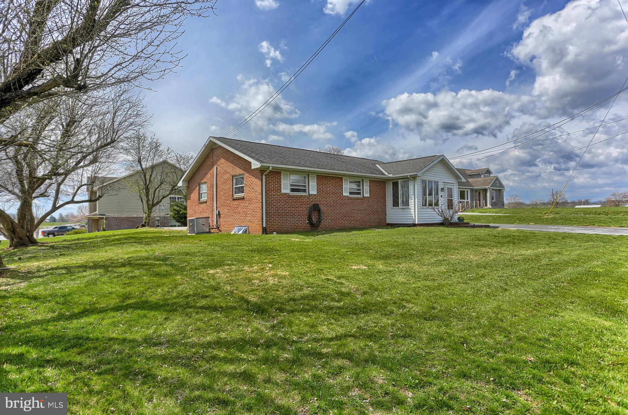 265 Mill Road Chambersburg, PA 17201 - Photo 4 of 36 Front view