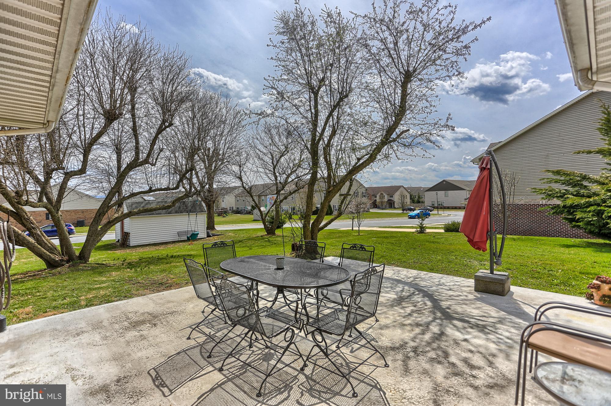 265 Mill Road Chambersburg, PA 17201 - Photo 8 of 36 Patio