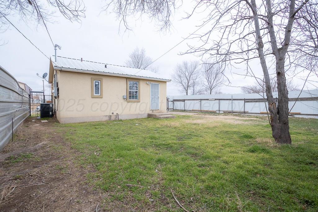 2501 Spruce Street Amarillo, TX 79103 - Photo 10 of 15 a view of backyard of house