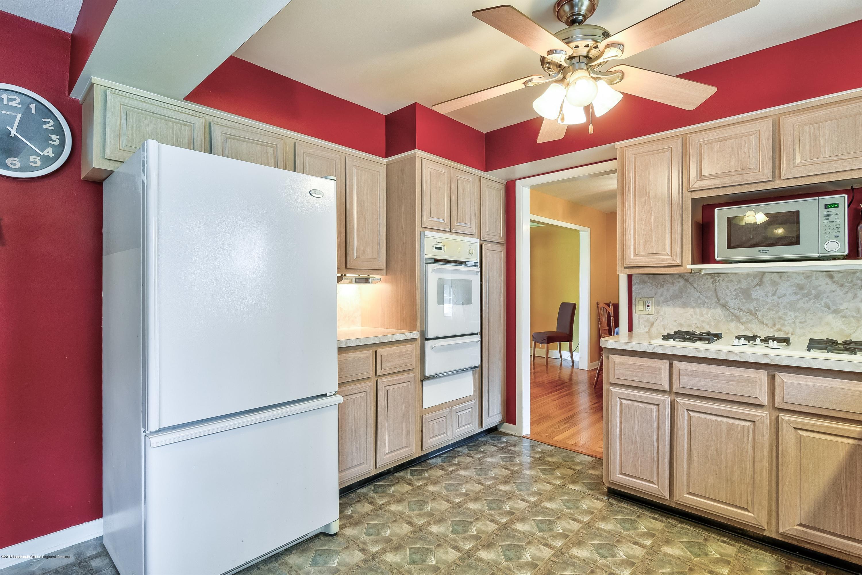 331 Stillwells Corner Road Freehold, NJ 07728 - Photo 4 of 21 010_Kitchen