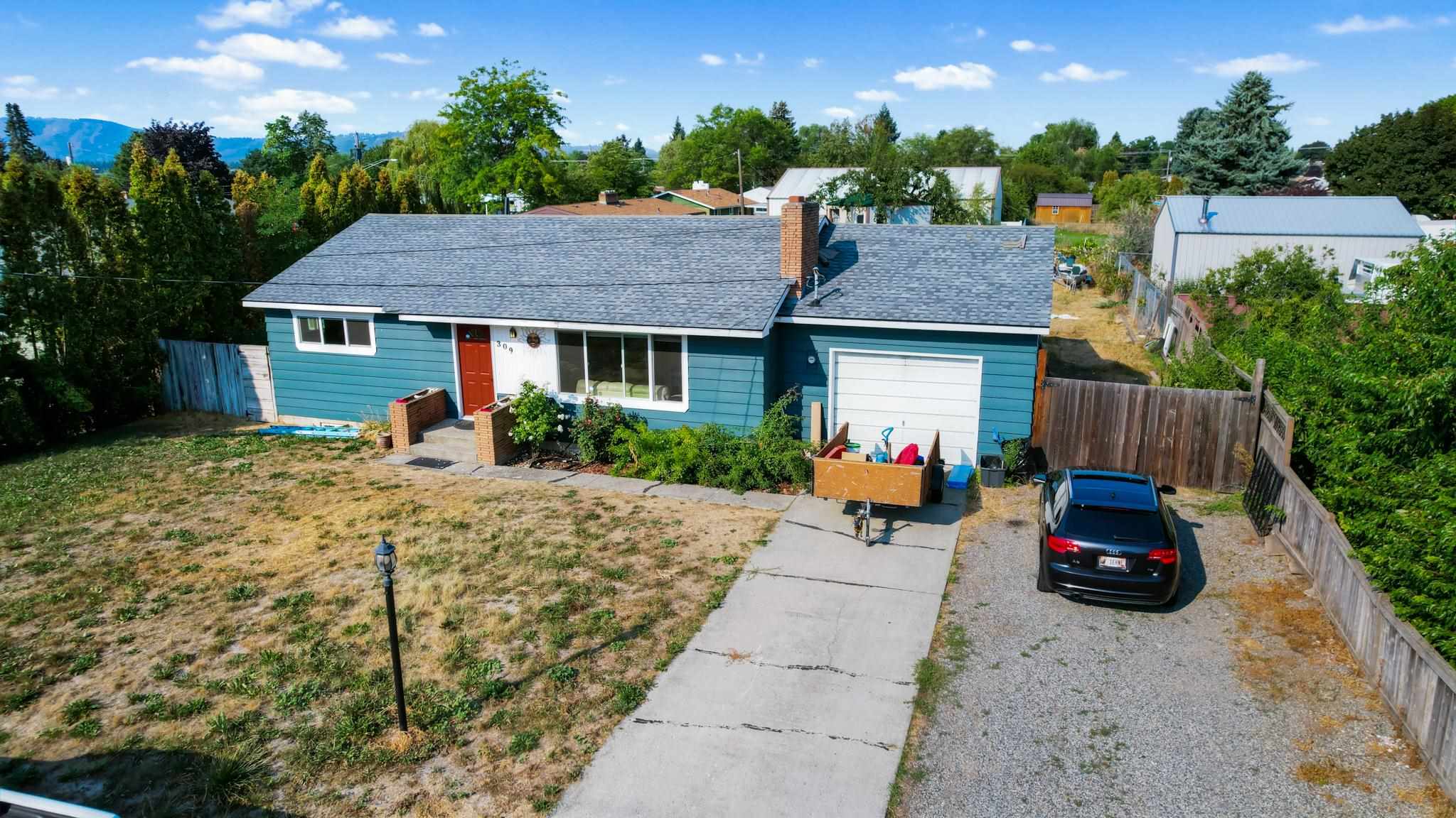309 North McCabe Road Spokane Valley, WA 99216 - Photo 3 of 32