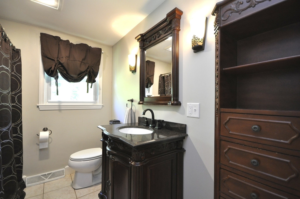 35 College Road Bridgewater, MA 02324 - Photo 12 of 27 Gallery Image 12