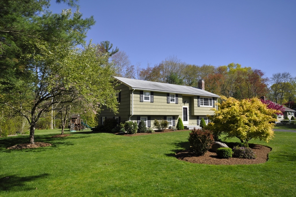 35 College Road Bridgewater, MA 02324 - Photo 3 of 27 Gallery Image 3