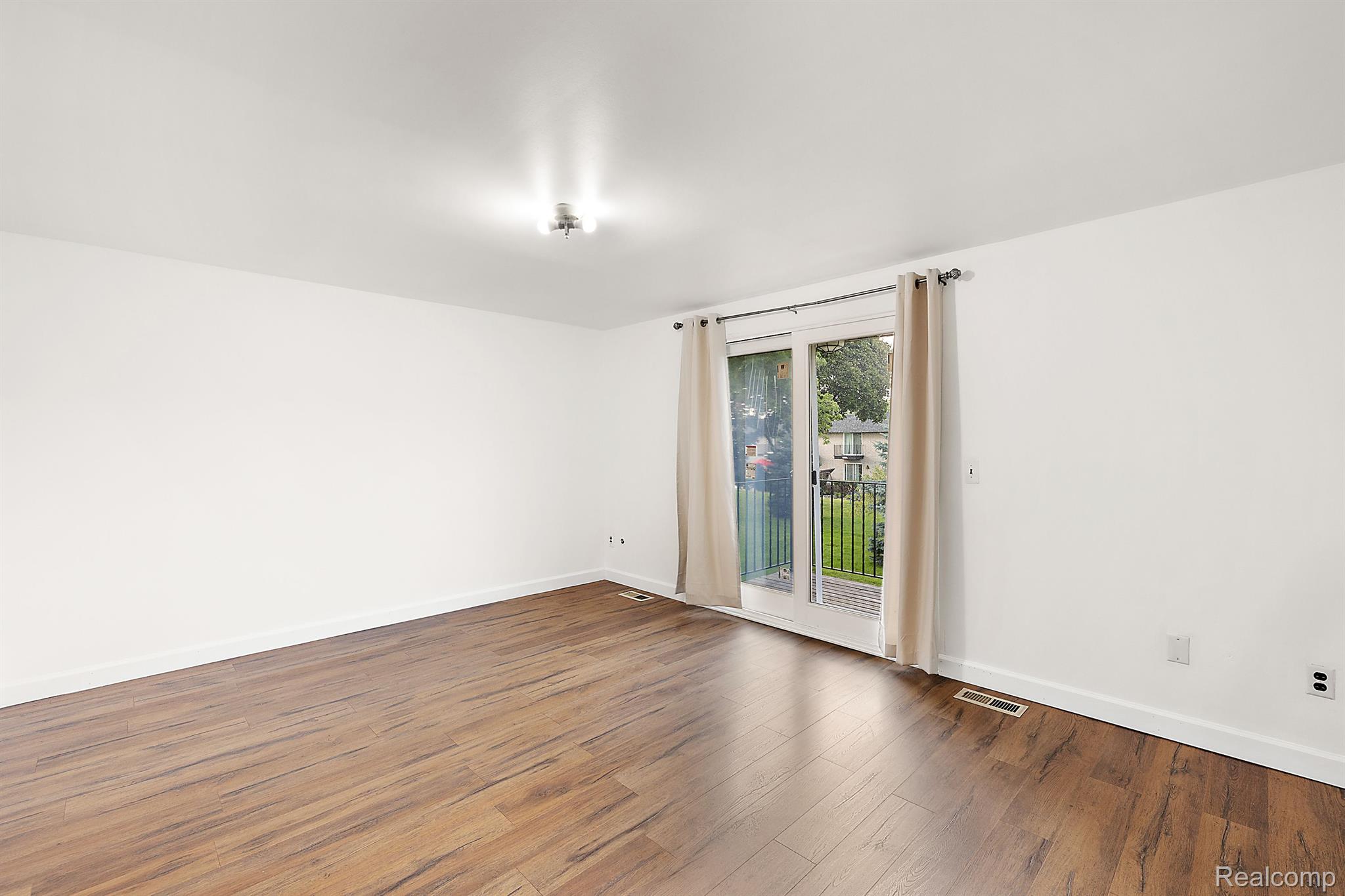 4352 15 Mile Road Sterling Heights, MI 48310 - Photo 28 of 37 Gallery Image 28