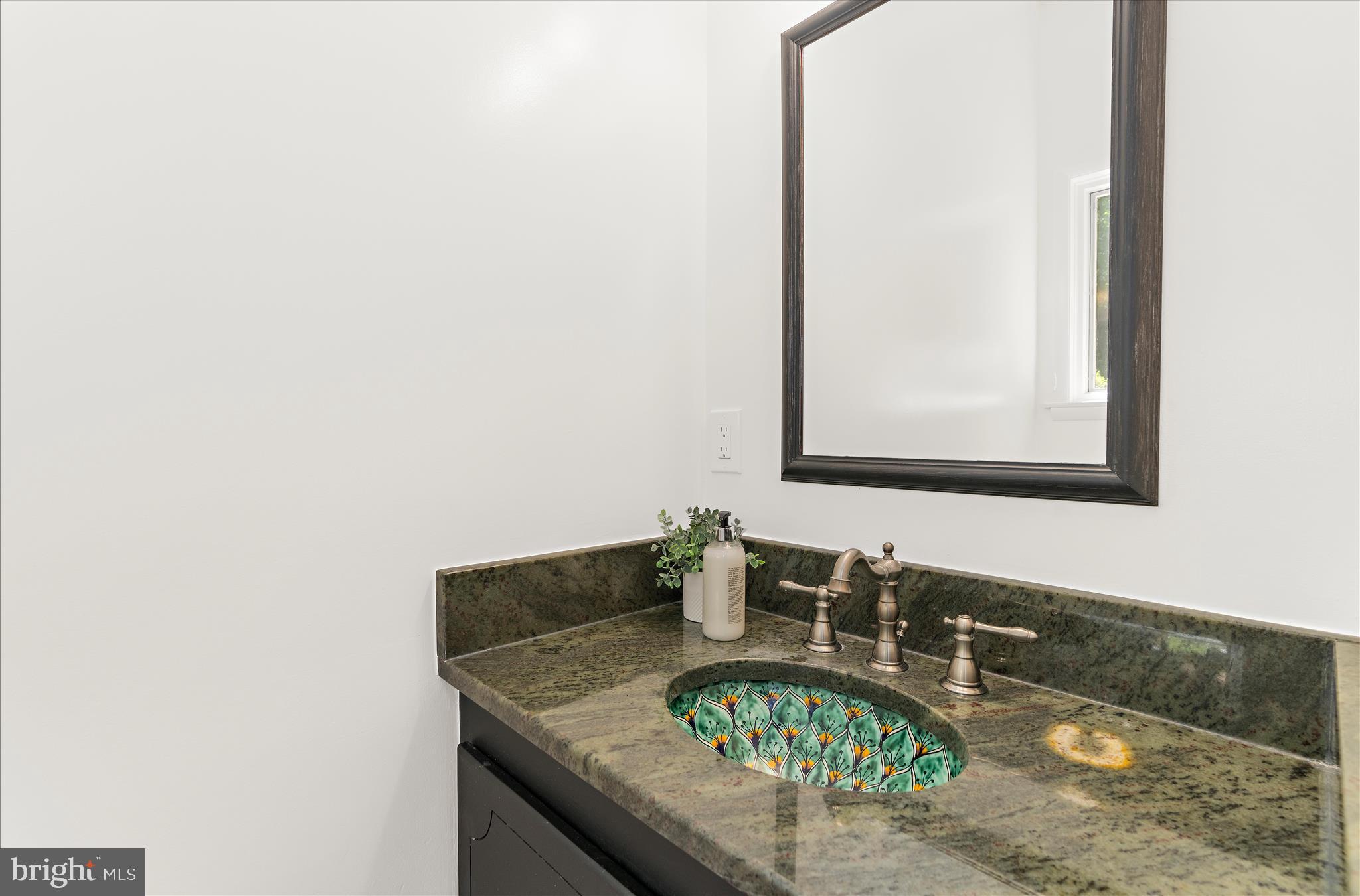 698 Discovery Road Davidsonville, MD 21035 - Photo 33 of 52 Half bath