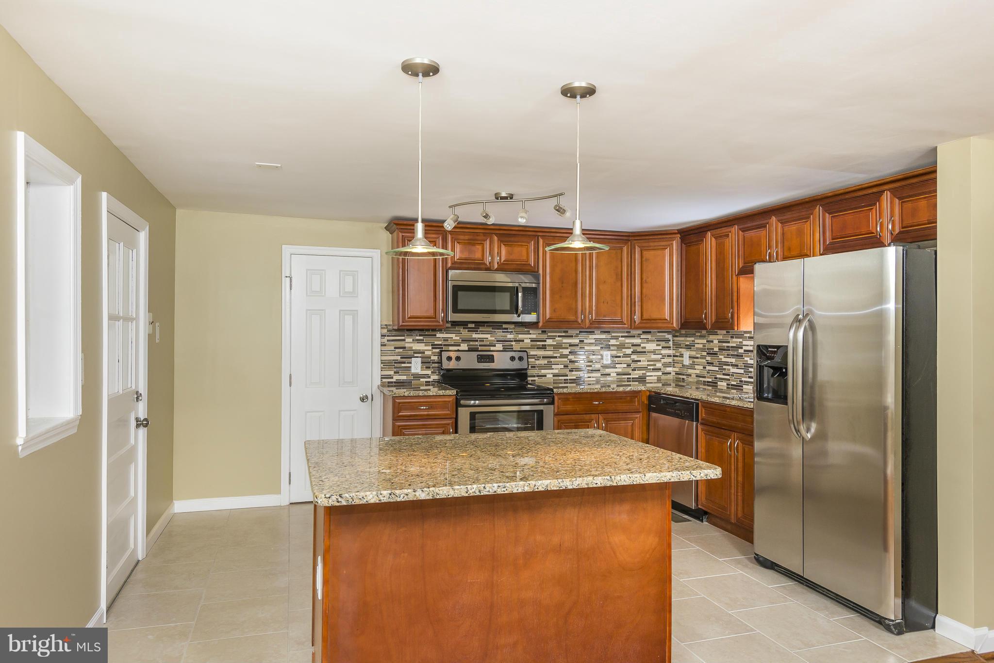 1840 Division Road Pasadena, MD 21122 - Photo 11 of 30 Kitchen