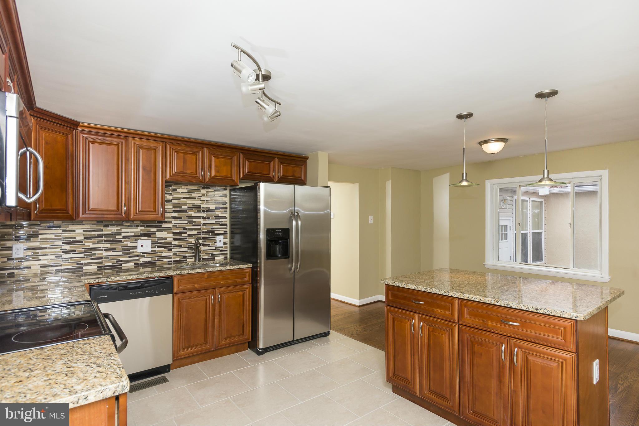 1840 Division Road Pasadena, MD 21122 - Photo 12 of 30 Kitchen