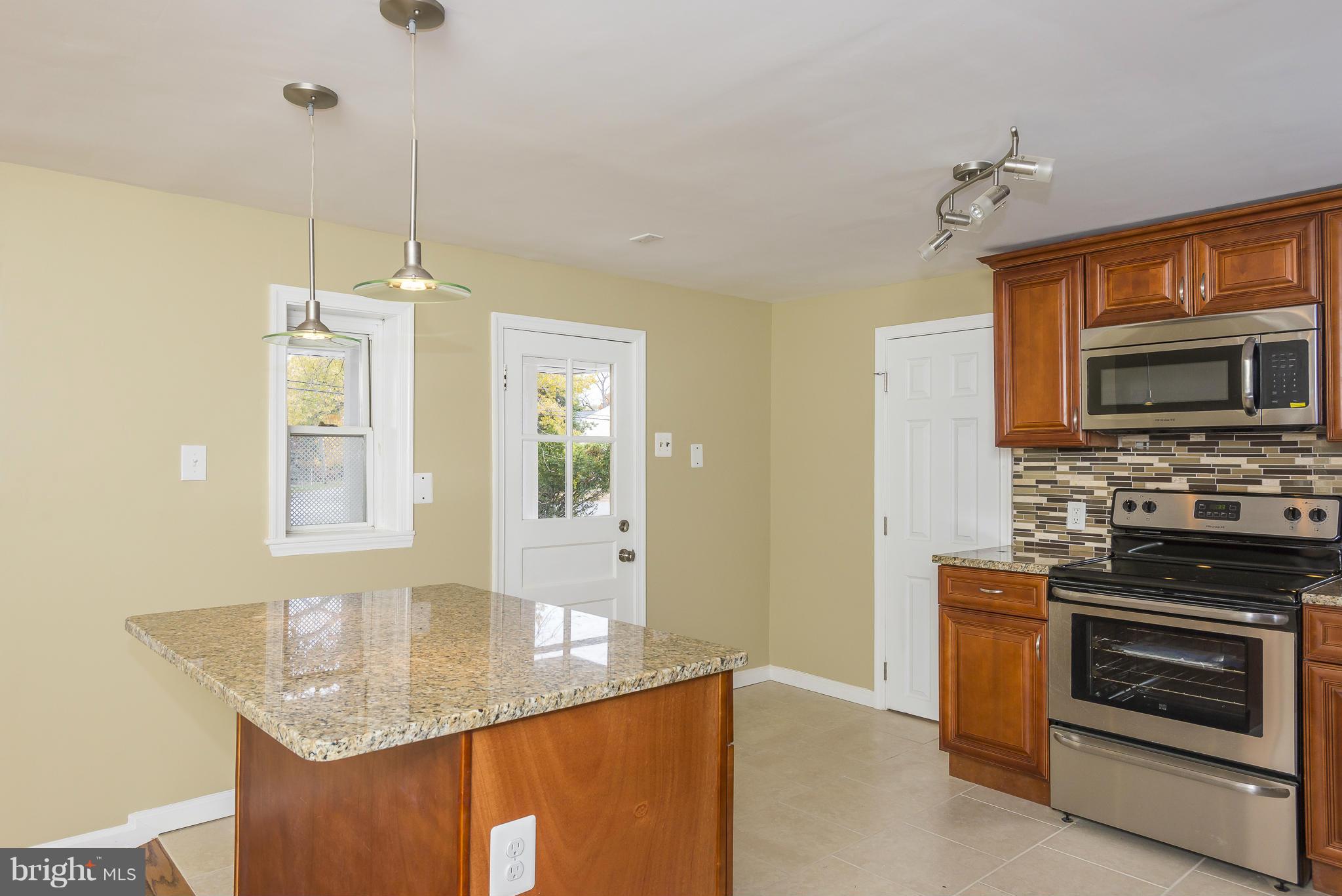 1840 Division Road Pasadena, MD 21122 - Photo 14 of 30 Kitchen