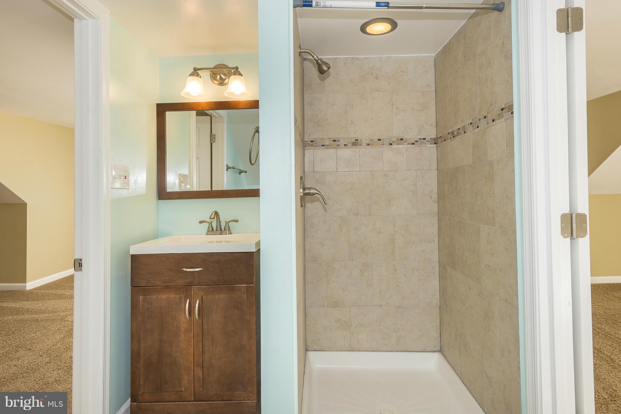1840 Division Road Pasadena, MD 21122 - Photo 23 of 30 Bath