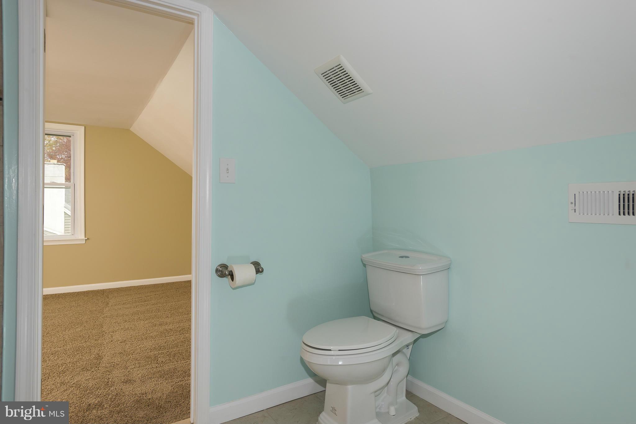 1840 Division Road Pasadena, MD 21122 - Photo 24 of 30 Bath