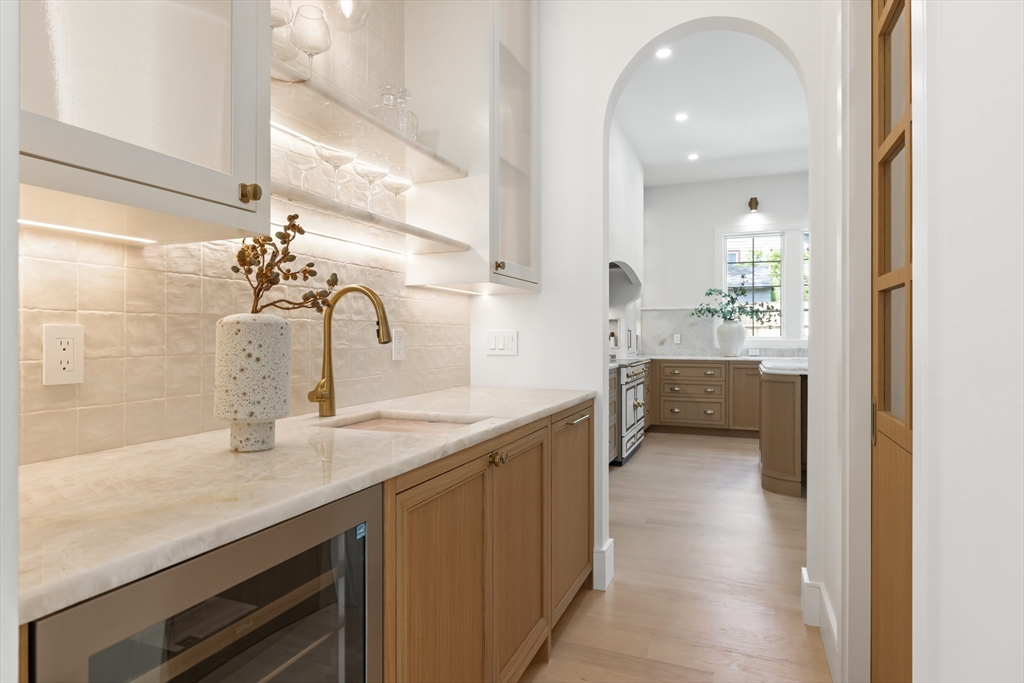 101 Alban Road Newton, MA 02468 - Photo 9 of 28