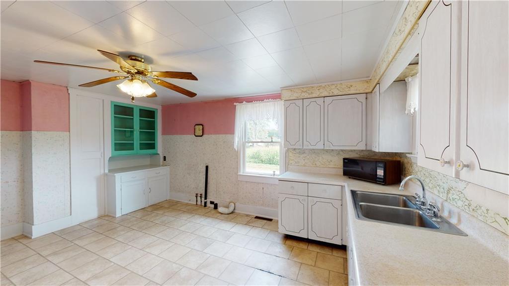 684 Hopewell Road White, PA 15490 - Photo 15 of 25