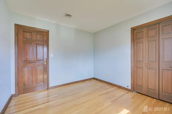 $659,900 | 17 Bartha Avenue, Edison, NJ 08817