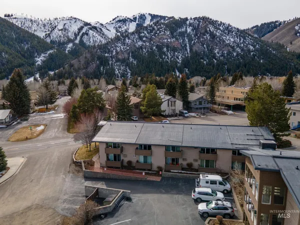 $389,500 | 260 2nd Avenue South, Unit 52, Ketchum, ID 83340