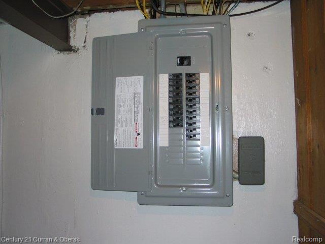 3850 Merrick Street Dearborn, MI 48124 - Photo 18 of 25 Merrick - 3850 circuit box.JPG