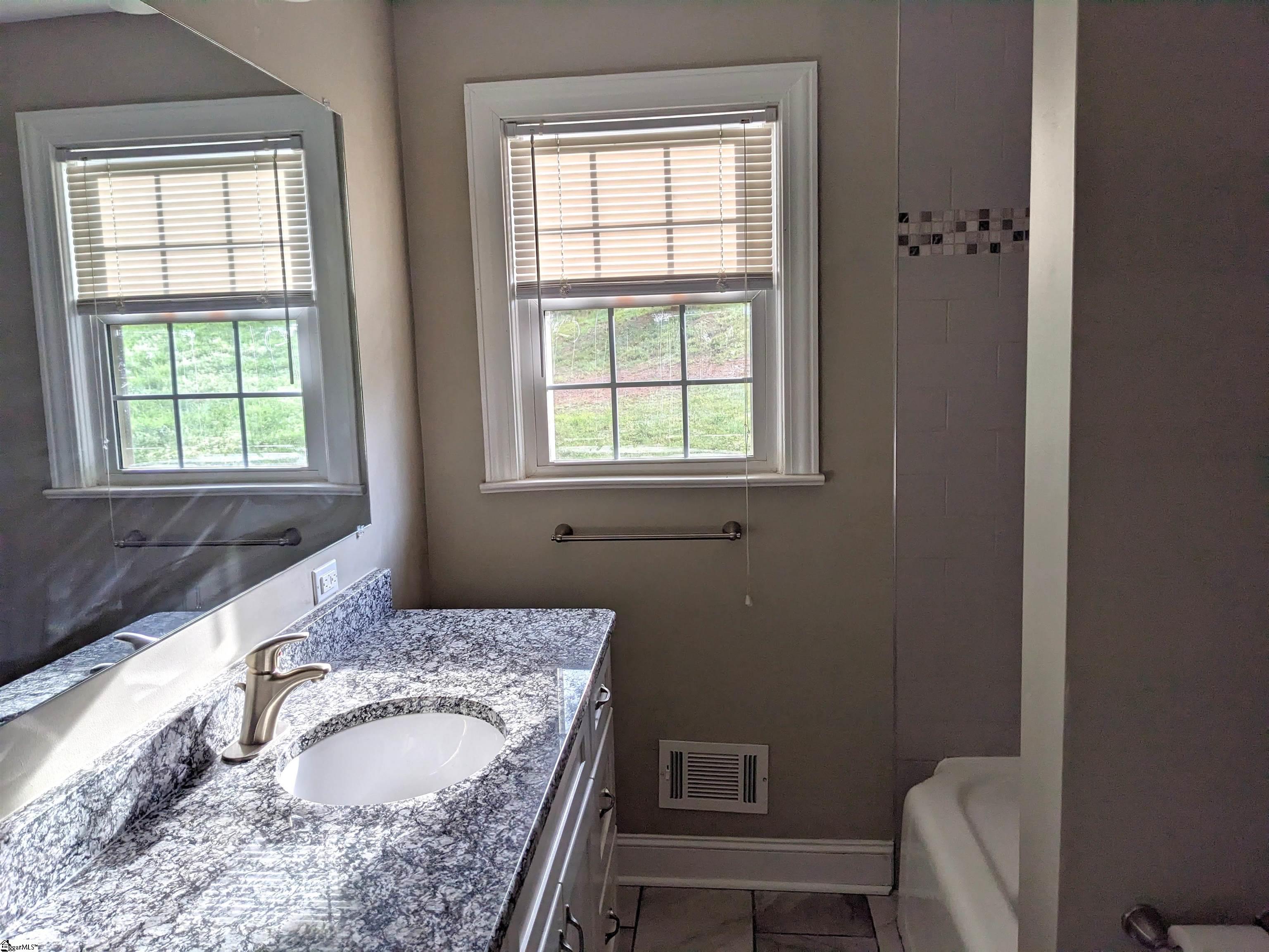 2826-2824 Standing Springs Road Simpsonville, SC 29680 - Photo 33 of 50 Gallery Image 33