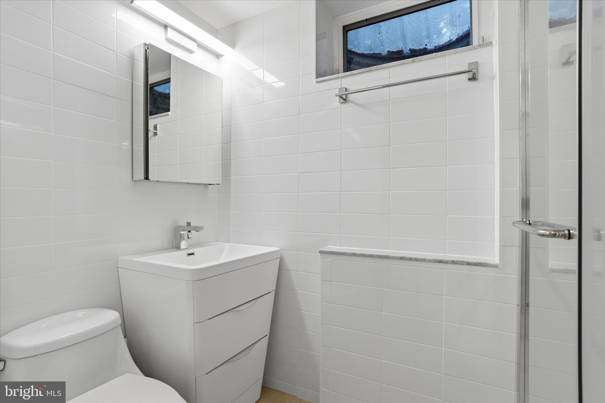 695 Knox Road Wayne, PA 19087 - Photo 25 of 45 Lower level - full bath w/walk in shower