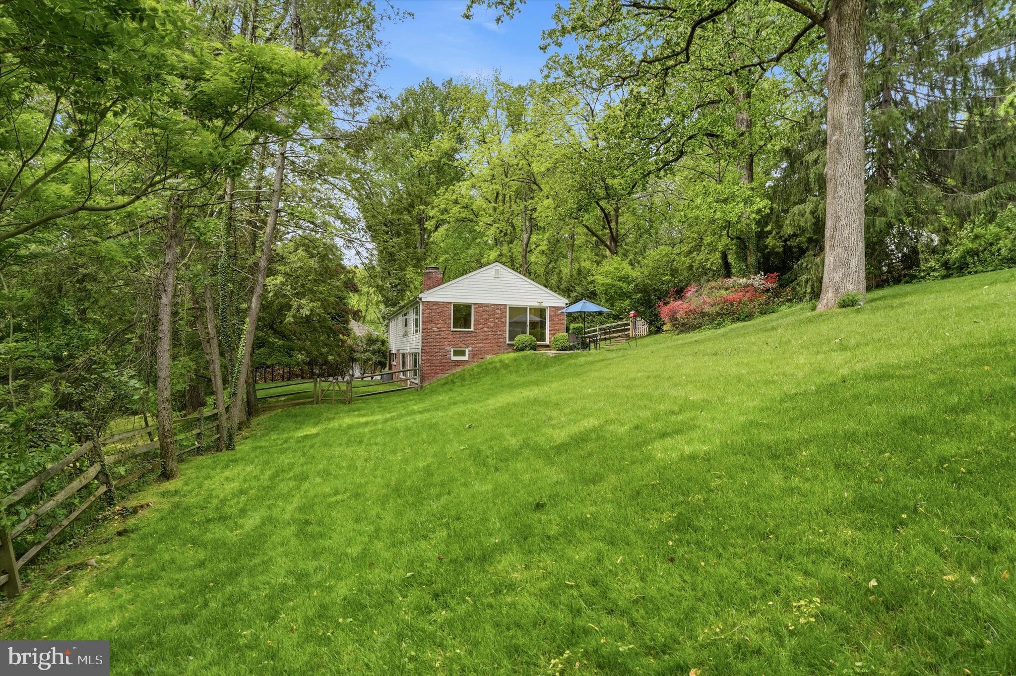 695 Knox Road Wayne, PA 19087 - Photo 31 of 45 Fenced side yard