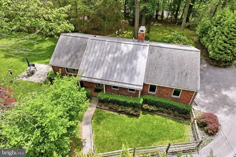 $1,000,000 | 695 Knox Road, Wayne, PA 19087