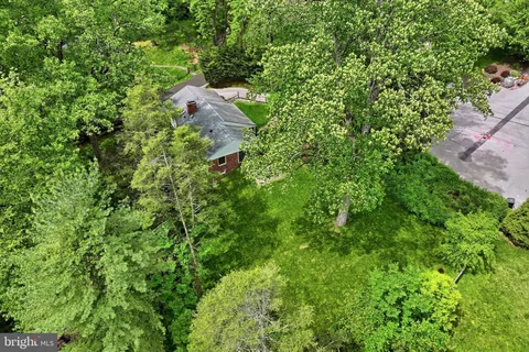 $1,000,000 | 695 Knox Road, Wayne, PA 19087