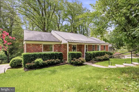 $1,000,000 | 695 Knox Road, Wayne, PA 19087