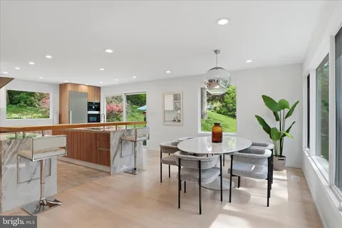 $1,000,000 | 695 Knox Road, Wayne, PA 19087