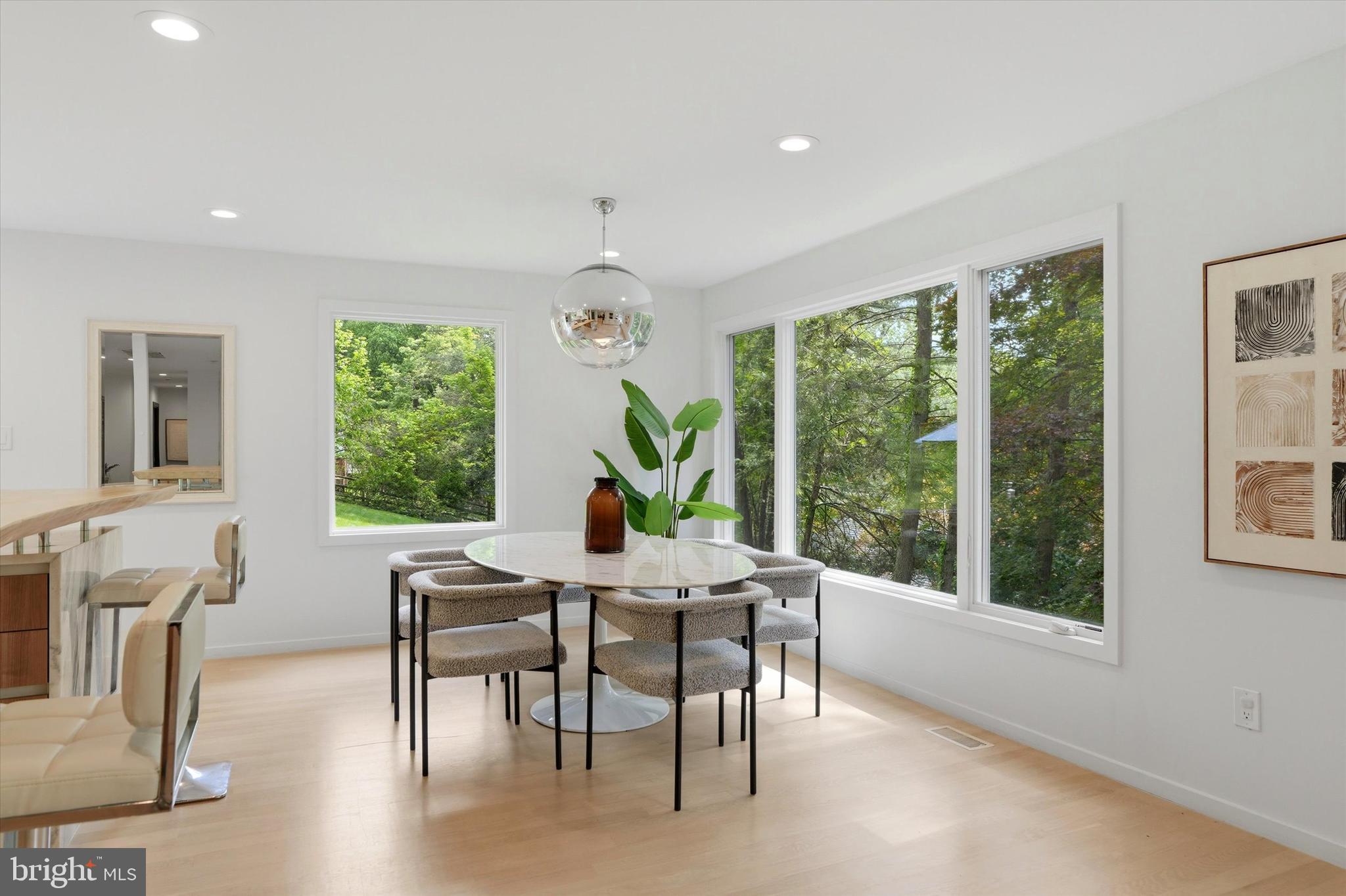 695 Knox Road Wayne, PA 19087 - Photo 9 of 45 Full of natural light