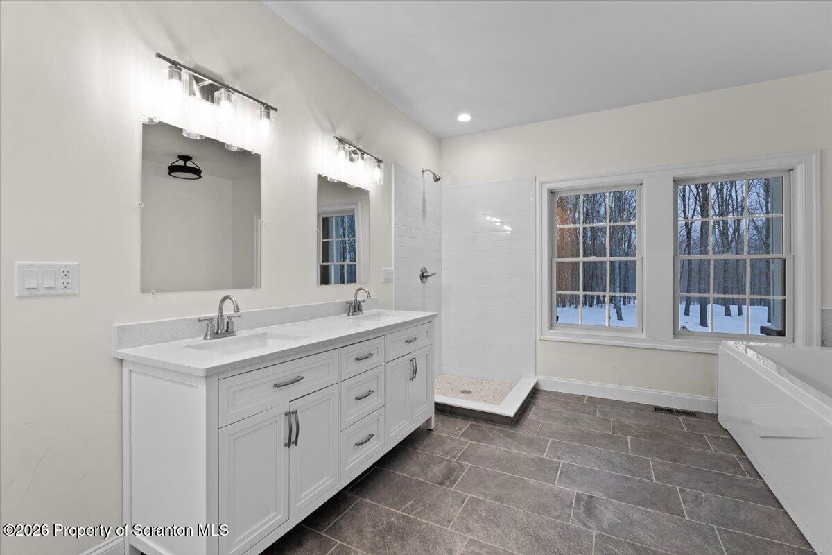 434 Summit Woods Road Moscow, PA 18444 - Photo 21 of 60 Primary Bathroom